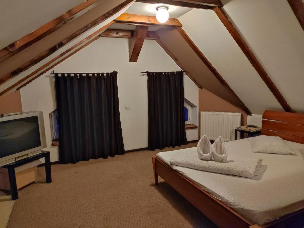 Scarlette Hotel Brasov Ngoại thất bức ảnh